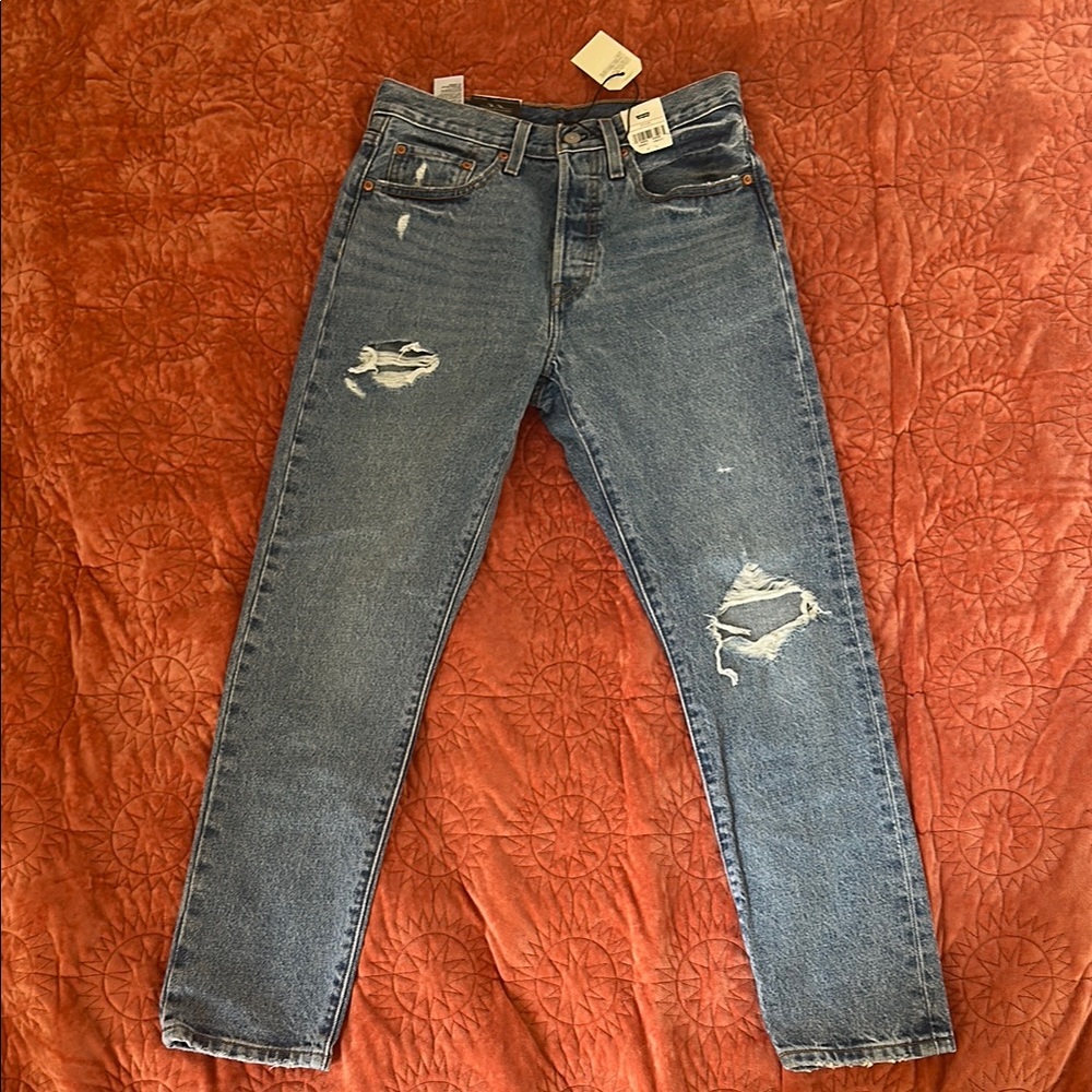 Levi’s Women’s 501 Skinny Blue Distressed Jeans NWT Size 27x28